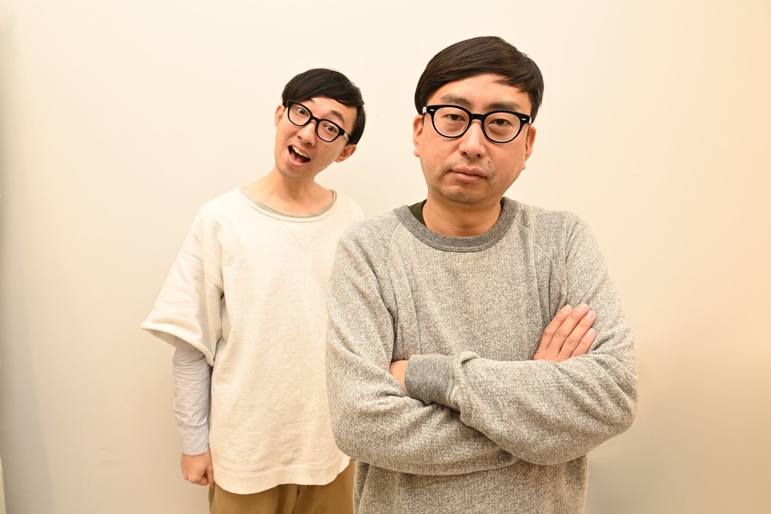 おいでやす小田（右、ツッコミ担当、42歳）とこがけん（ボケ担当、42歳）