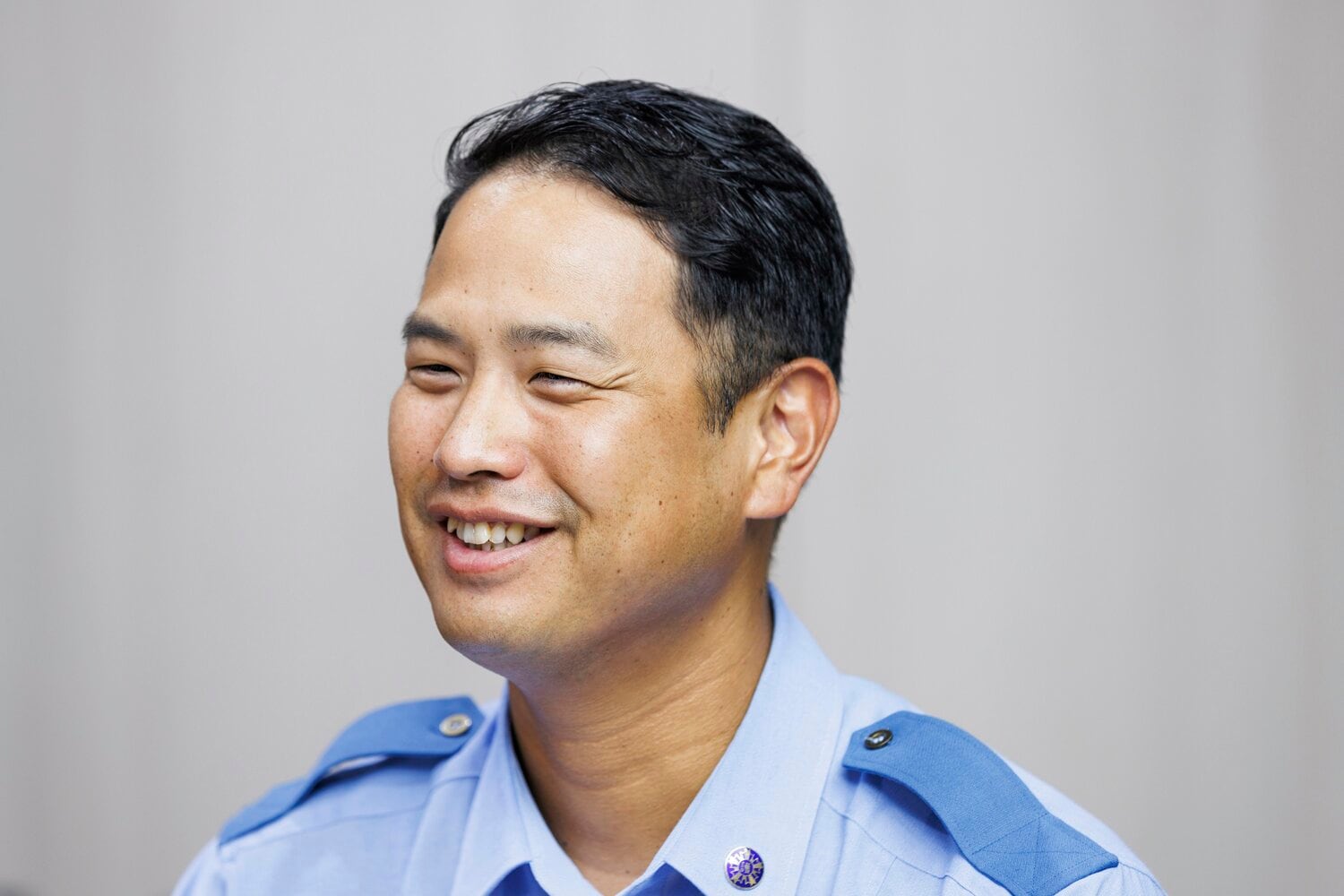 現在は警察官として、さまざまな職務にあたっている　©Atsushi Hashimoto