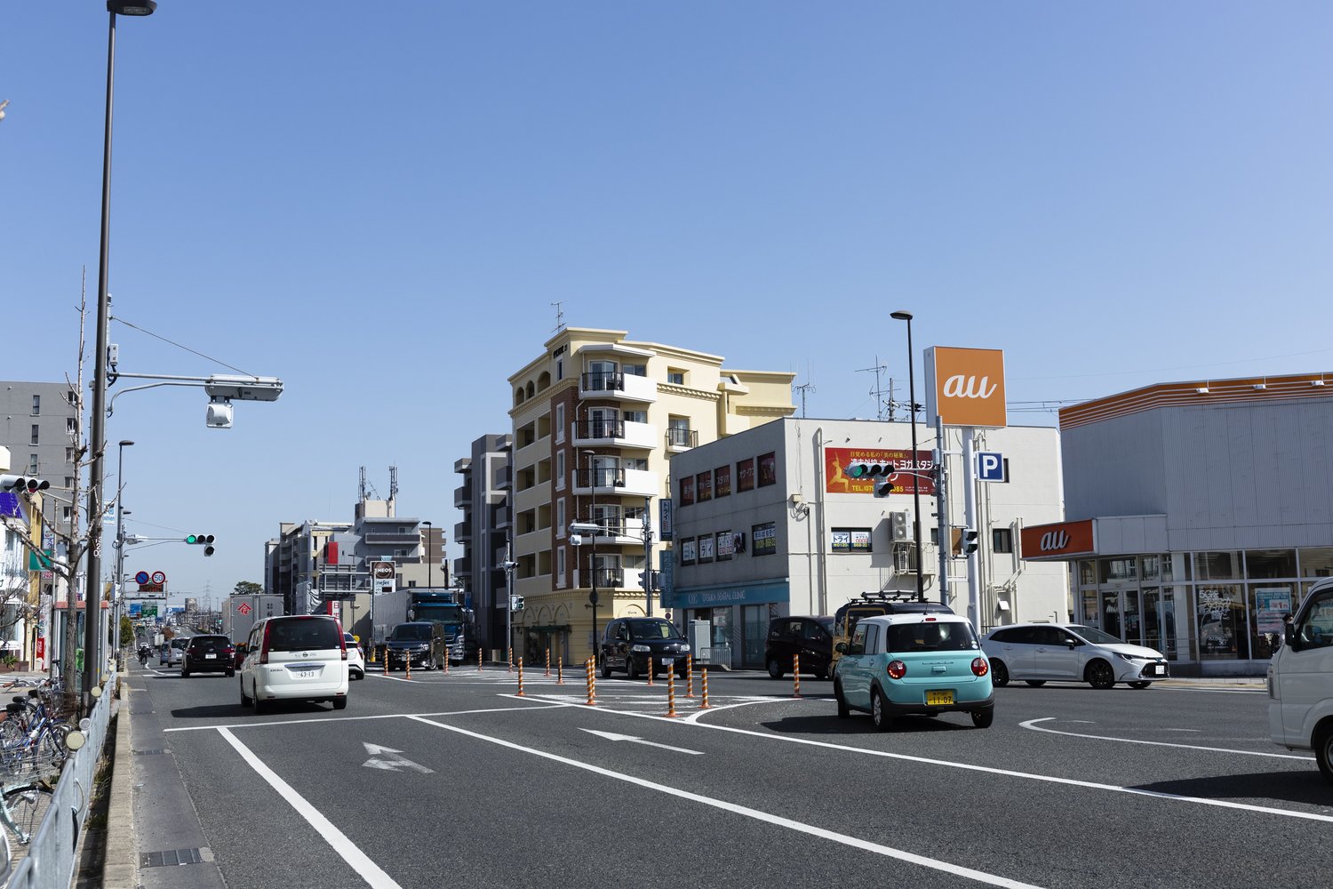 で、商店街の先に甲子園球場がある……かと思いきや国道2号に出た