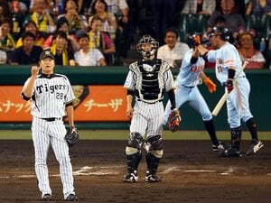 巨人に3連敗を喫した阪神の“悔い”。両監督の、1点にかける采配の差。