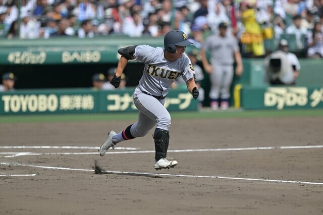仙台育英学園 野球部 Vジャン 写真】「大きな選手は羨ましいけれど…」《甲子園準優勝》仙台育英