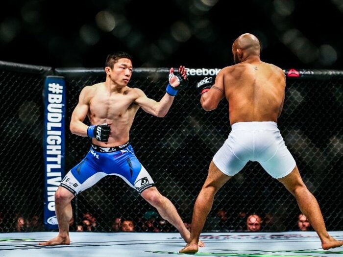 “10戦10勝の22歳”は堀口恭司も跳ね返されたUFCの頂に立てるのか？ フォトグラファーが撮り続けた「日本人の王座挑戦20年史」＜Number Web＞ photograph by Susumu Nagao