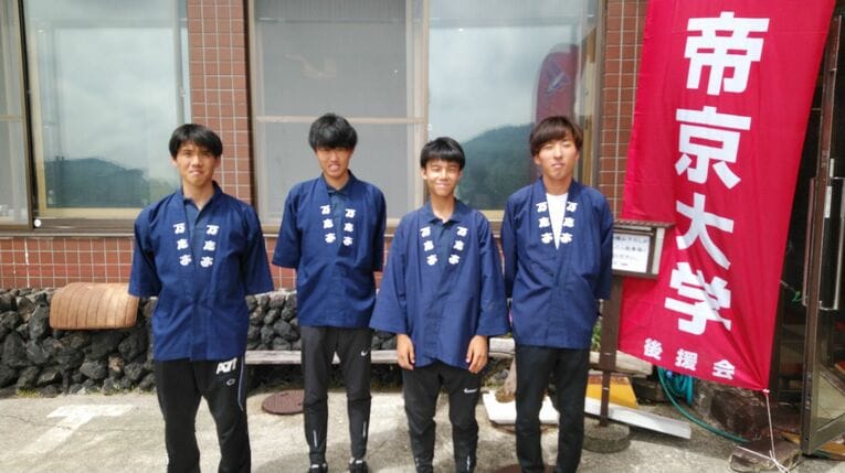 昨年の”はっぴ組”。山根昂希（右端）も今季の主力の１人。（写真提供：中野孝行監督）