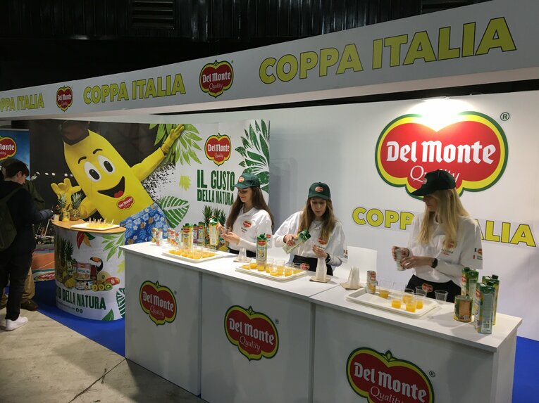 会場で配られたフルーツジュース　©︎Takashi Yuge