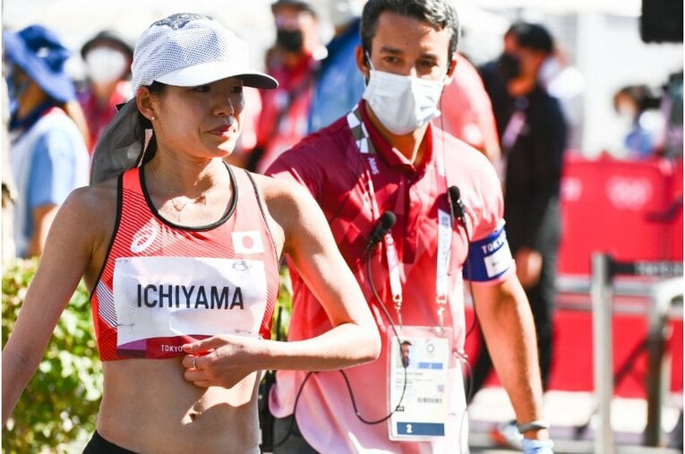 東京五輪女子マラソンでの一山　©JMPA