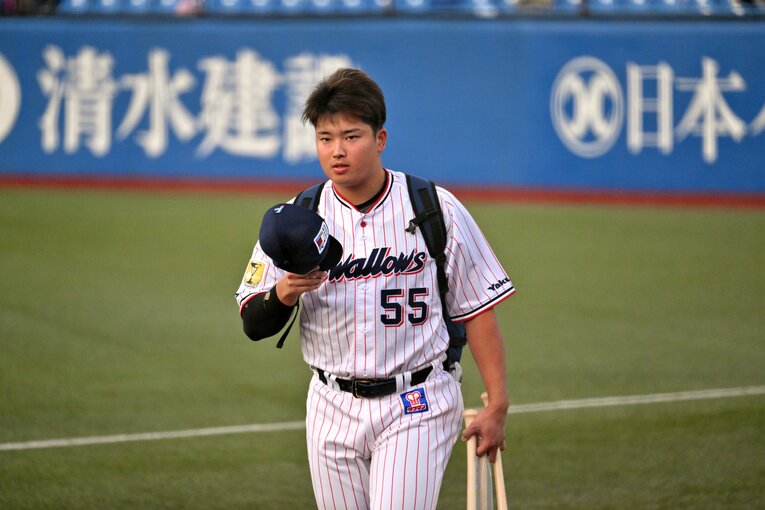 試合開始前、ユニフォームに着替えグラウンド入り　　©Hideki Sugiyama