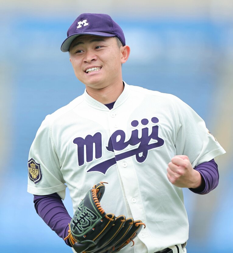 帽子を飛ばすほどの首振りがなくなったという明治大・石原勇輝 ©︎SANKEI SHIMBUN