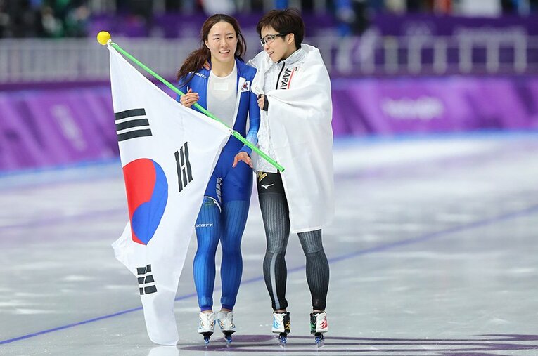 イ・サンファ＆小平奈緒 ／ photograph by Ryosuke Monju/JMPA