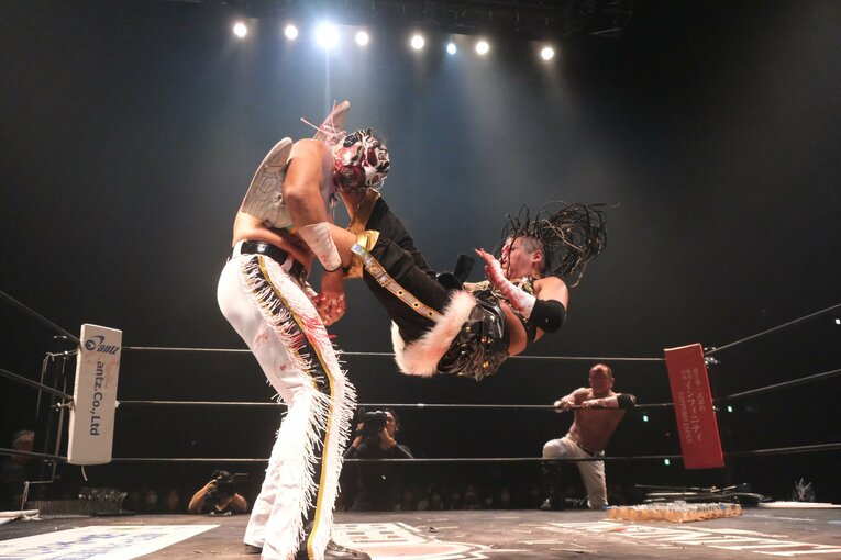 元パティシエが蛍光灯で殴り合い…“デスマッチアマゾネス”山下りなの媚びない魅力「犯罪以外なら何してもいい」 米国で男子相手に王座獲得(17)