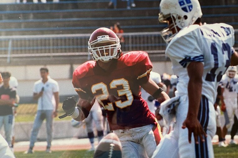 立命館大のフリーセーフティとして活躍していた近藤祐司さん。同じく帰国子女で同期生の河口正史とともに戦った大学時代を振り返った ／ photograph by Yuji Kondo