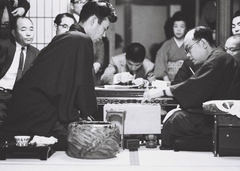 1965年、大山康晴名人と山田道美八段の対局　©BUNGEISHUNJU