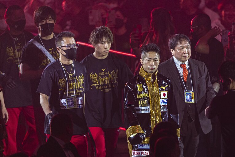 WBA世界バンタム級王座決定戦に臨む弟・拓真のセコンドについた井上尚弥（2023年4月）　©︎Takuya Sugiyama