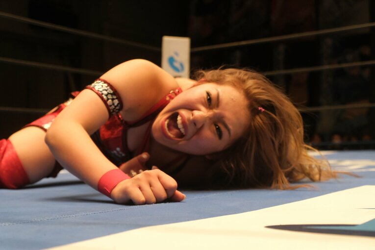 「高校に行く時間がもったいない」16歳の女子レスラーに師匠もビックリ「お前バケモノだな」 姉超えを誓う、稲葉あずさの“青天井の可能性”(31)