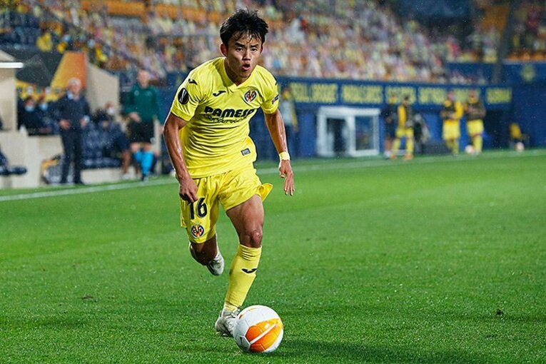 久保建英、EL衝撃デビューを独自写真で見る　日の丸スパイクと今季初得点、エメリ監督の“指摘”(11)