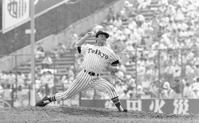 1987年夏の甲子園大会で力投する帝京高・芝草宇宙　©︎JIJI PRESS