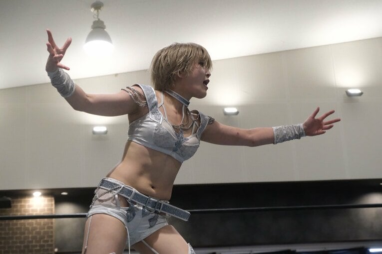 「他では見られない安納サオリだった」人気女子レスラー“3試合出ずっぱり”の凱旋興行に密着「体重が4kg減って…そりゃそうですよね」(15)