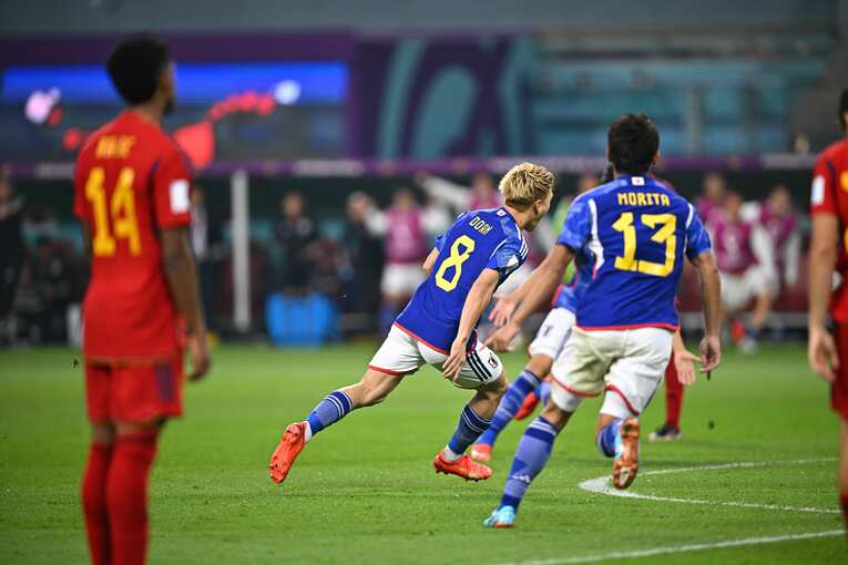 堂安のゴールシーン　©Takuya Kaneko/JMPA