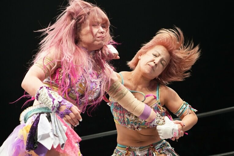 白川未奈vs中野たむ　©Essei Hara