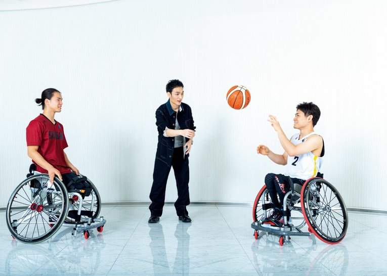 草なぎは車いすバスケの鳥海連志、豊島英との会話が印象に残っていると話した　©︎Takuya Sugiyama