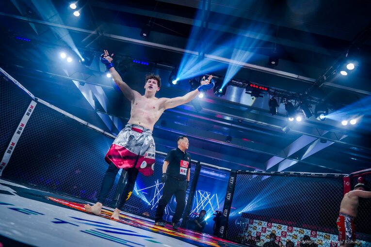 川島悠汰vsポーランドの刺客　©BreakingDown