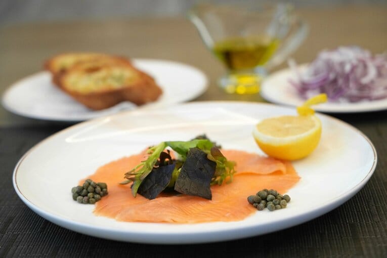 猪木の好物のひとつであるスモークサーモン