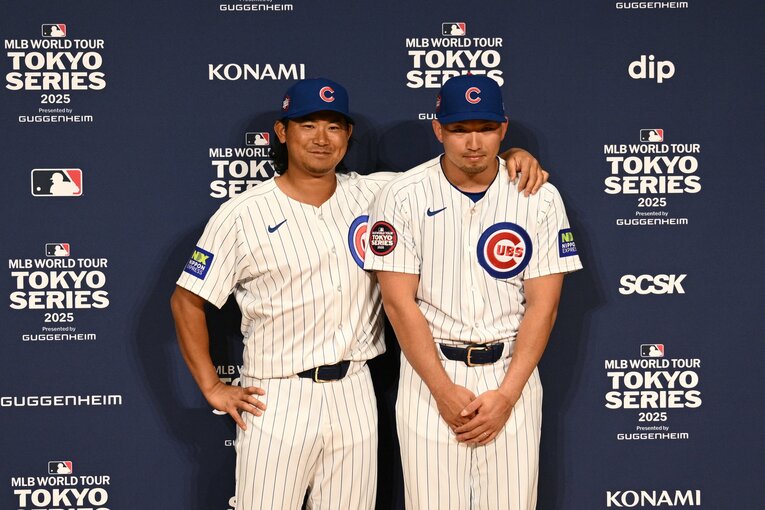 「MLB東京シリーズ」の記者会見でのカブス今永昇太（31歳）と鈴木誠也（30歳）　©JIJI PRESS