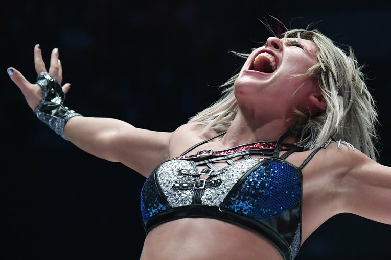 武道館大会でのジュリア　©Masashi Hara