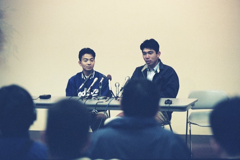 アメリカメディアの取材を受ける野茂英雄　©︎Koji Asakura