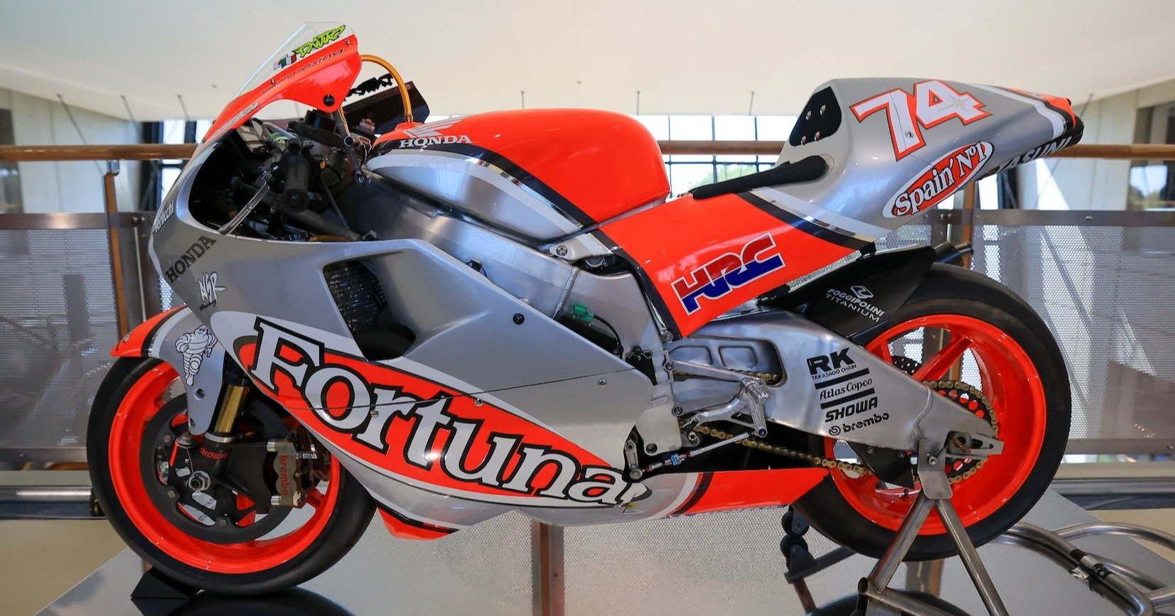 古くて新しい「パワーあり過ぎ問題」…加藤大治郎、原田哲也が駆ったホンダNSR500も陥った速いエンジンの罠 - MotoGP - Number Web  - ナンバー