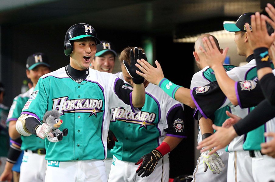 走っても、守っても、打っても天才。日本ハム・淺間大基の高校伝説。<Number Web> photograph by NIKKAN SPORTS