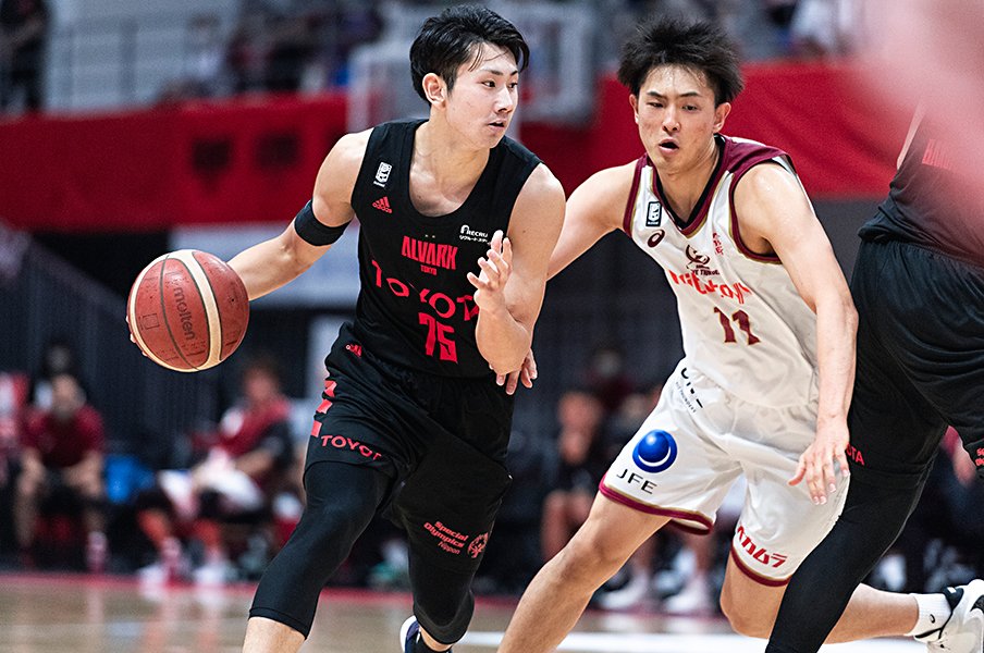 “トラブル多発”もバネにするBリーグ王者 A東京のド直球でブレない力が末恐ろしい<Number Web> photograph by Yuki Suenaga