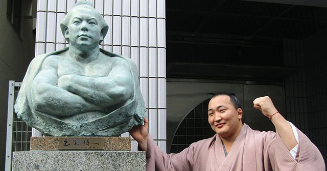 非売品◾️千代の富士銅像✨ブロンズ彫刻　相撲　横綱　九重部屋　親方　力士　希少 千代の富士 銅像 ブロンズ彫刻 一点物 相撲 横綱 九重部屋 親方 力士