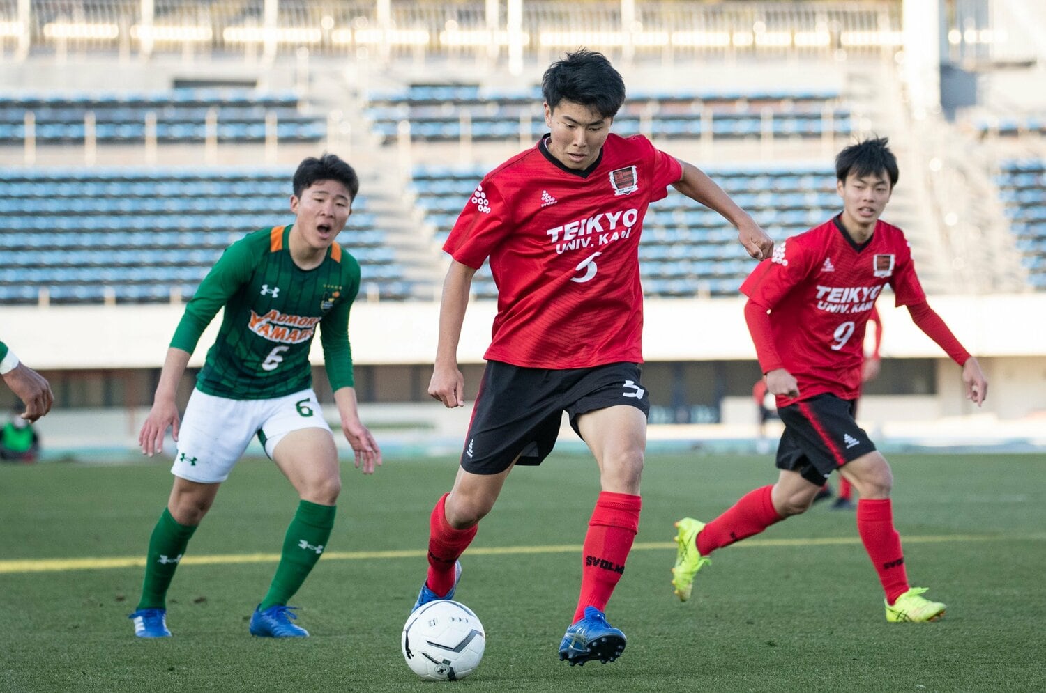 2年生時の選手権、青森山田戦での淳之介 ©AFLO SPORT