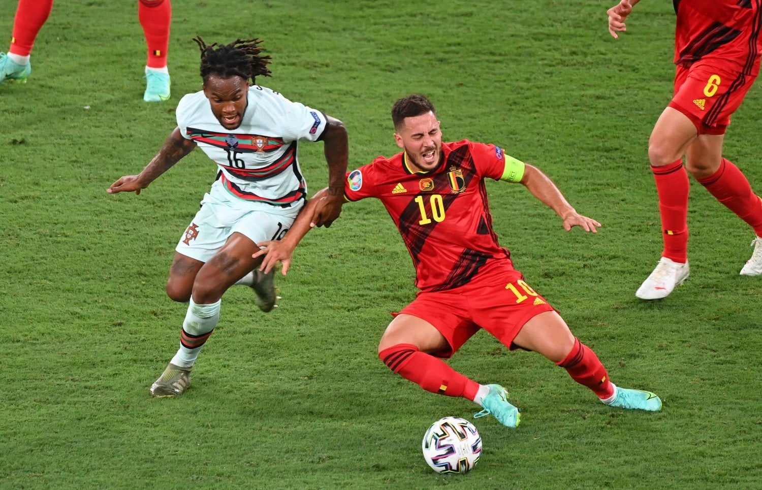 アザールとレナト・サンチェスのマッチアップ©Getty Images