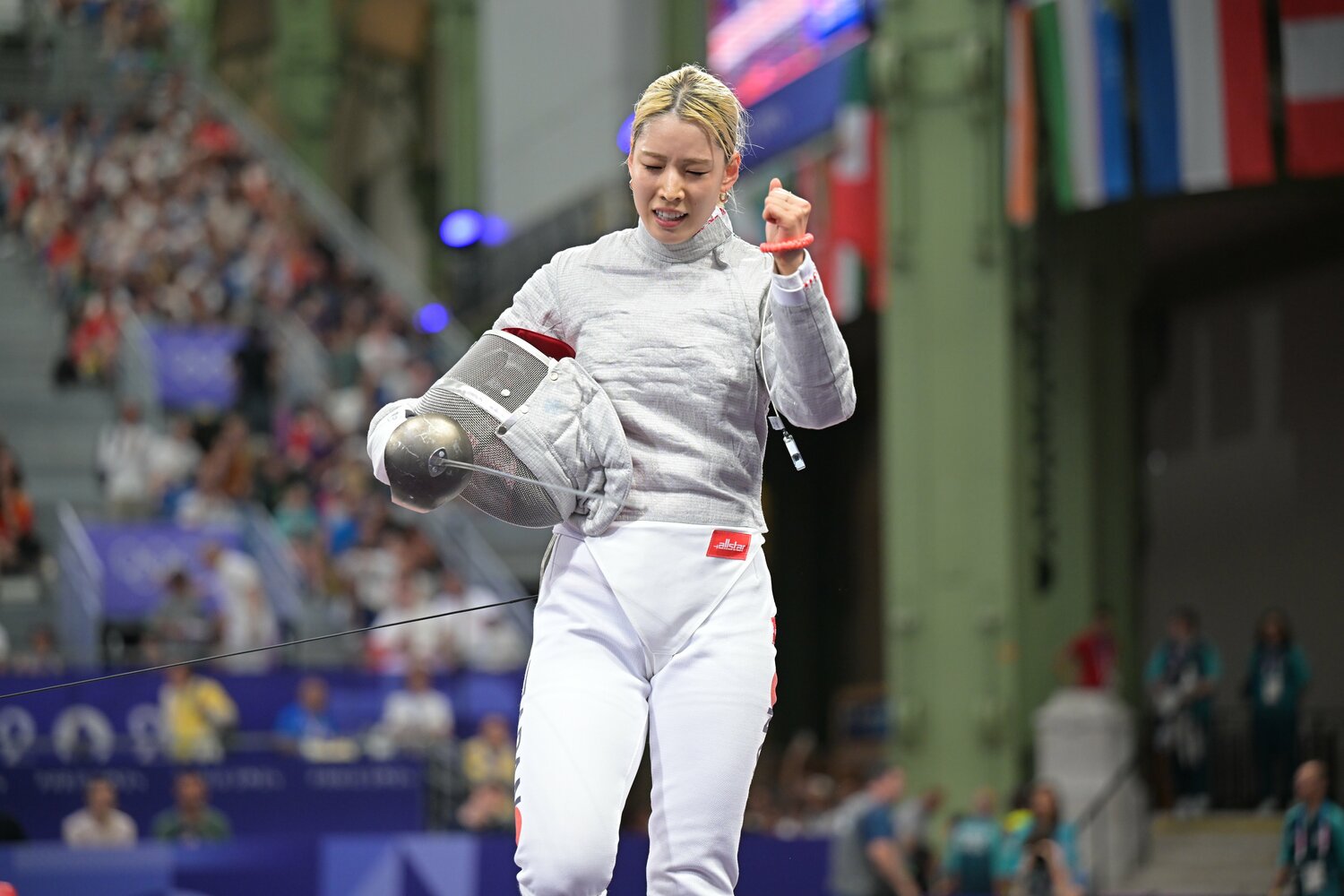 なんとか初戦を突破した江村。その表情が苦しさを物語る　©JMPA