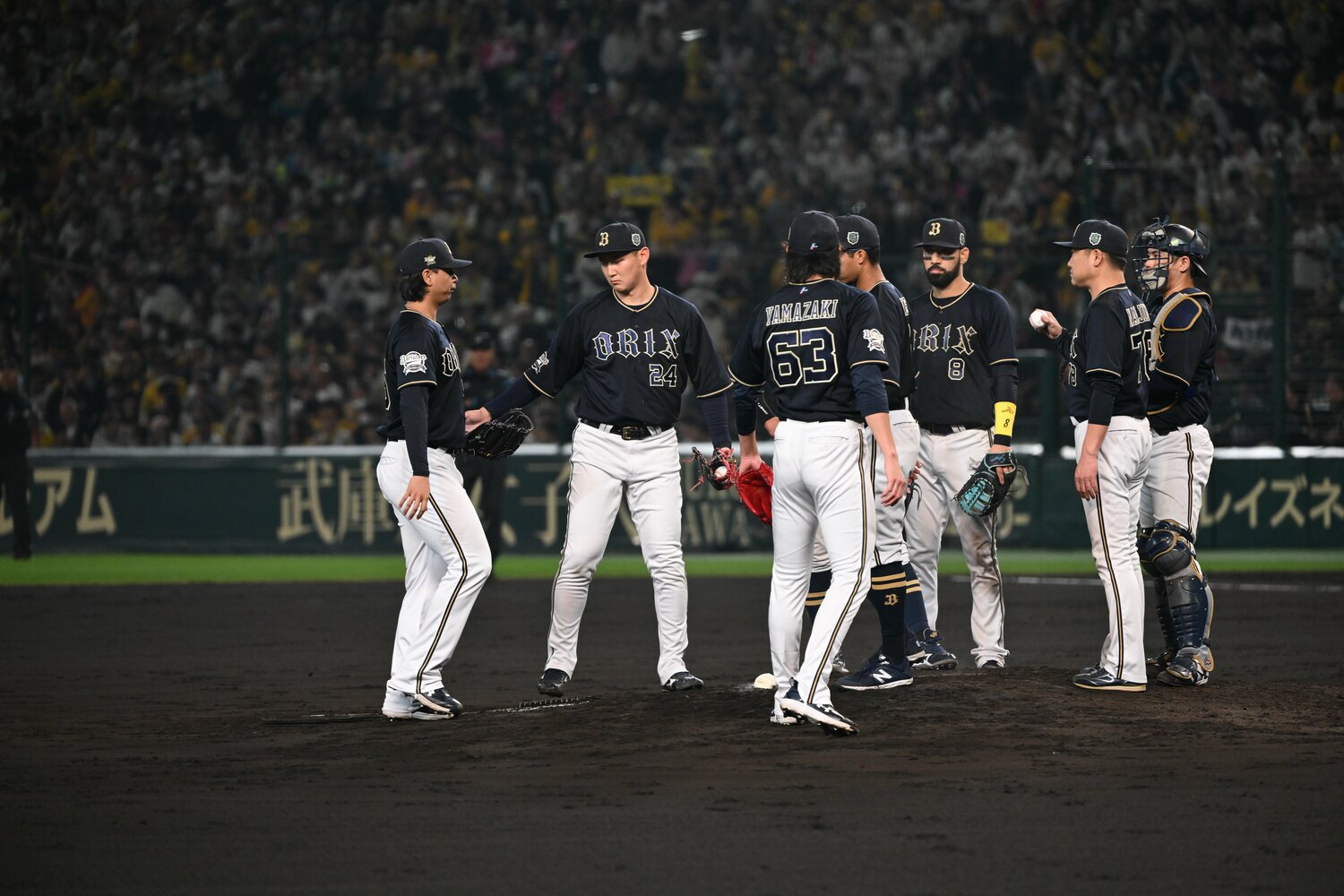8回ピンチの場面で山﨑颯から宇田川にスイッチ　©︎Nanae Suzuki