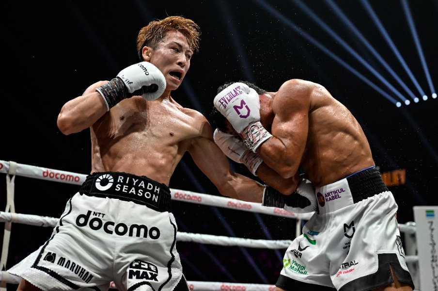 「来い、来い」アフマダリエフの挑発後にあった井上尚弥の“異変”「試合を象徴するシーン」最強挑戦者を圧倒…なぜ“判定狙い”でも魅力的だったのか？＜Number Web＞ photograph by Hiroaki Finito Yamaguchi