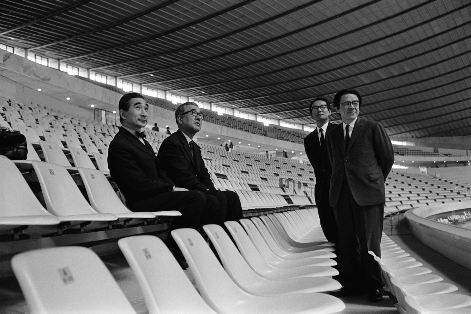 丹下健三（左）　(C)Masahiko Ishii