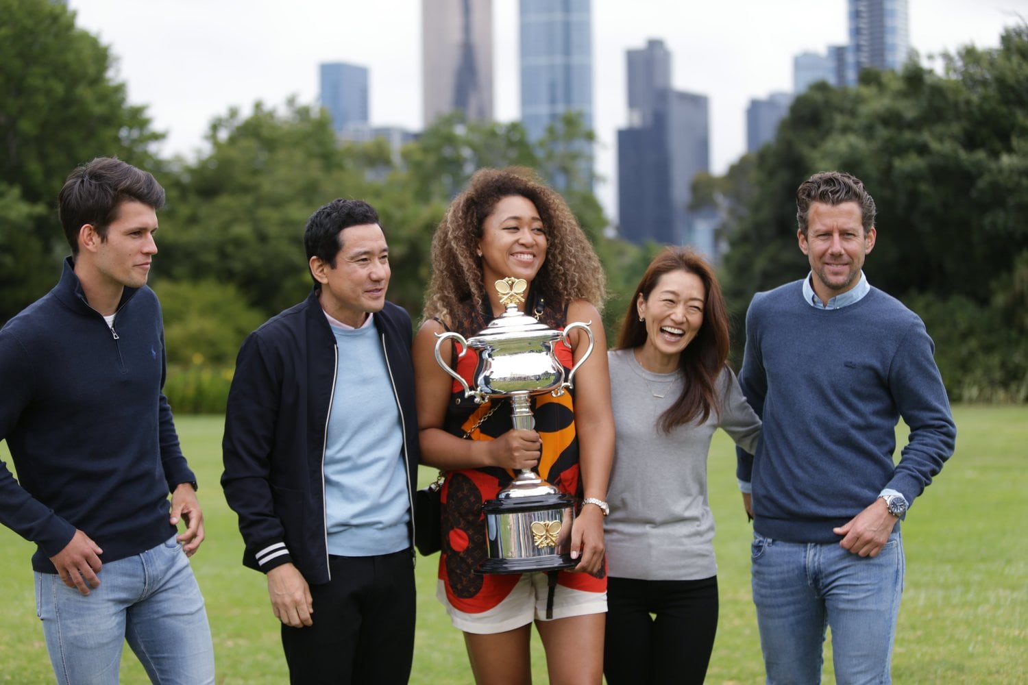 フィセッテコーチ（右端）らチーム大坂も今後の成長に力を発揮するはず©Hiromasa Mano