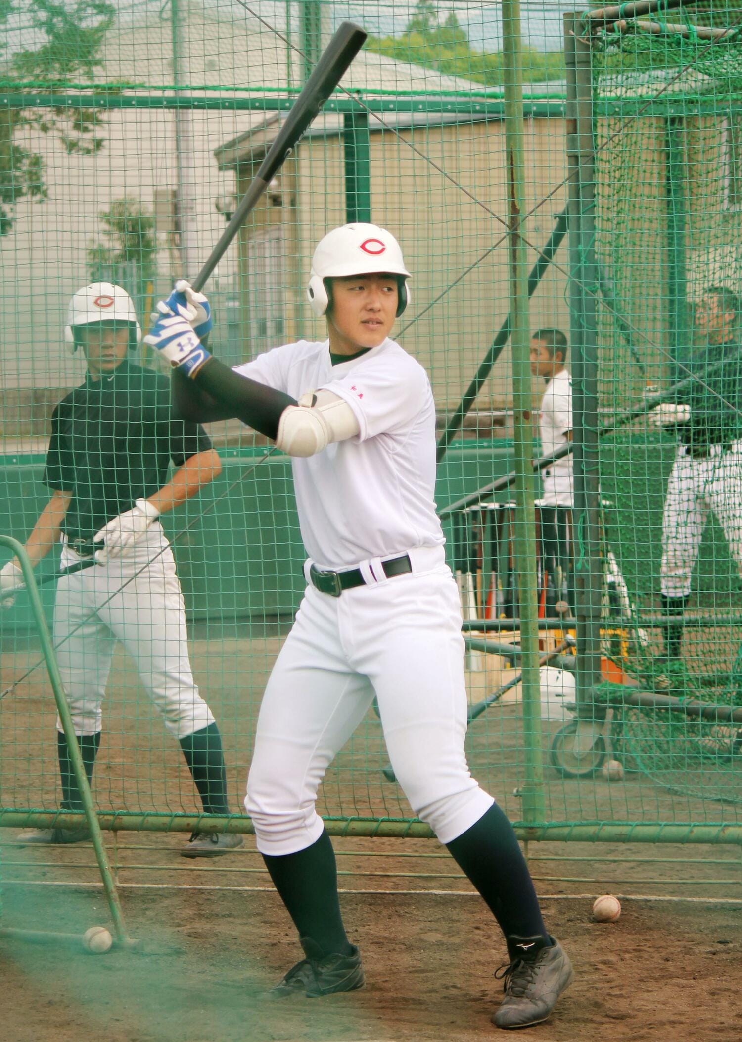 夏の甲子園に向けて練習に励んでいた高3の岡本和真 ©︎Kyodo