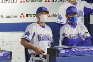 【2023年の論点】DeNA相川亮二バッテリーコーチに聞いた、“嶺井のFA移籍”の影響は？「そもそもキャッチャーの層は厚い」「松尾はセンスの塊。とはいえ…」
