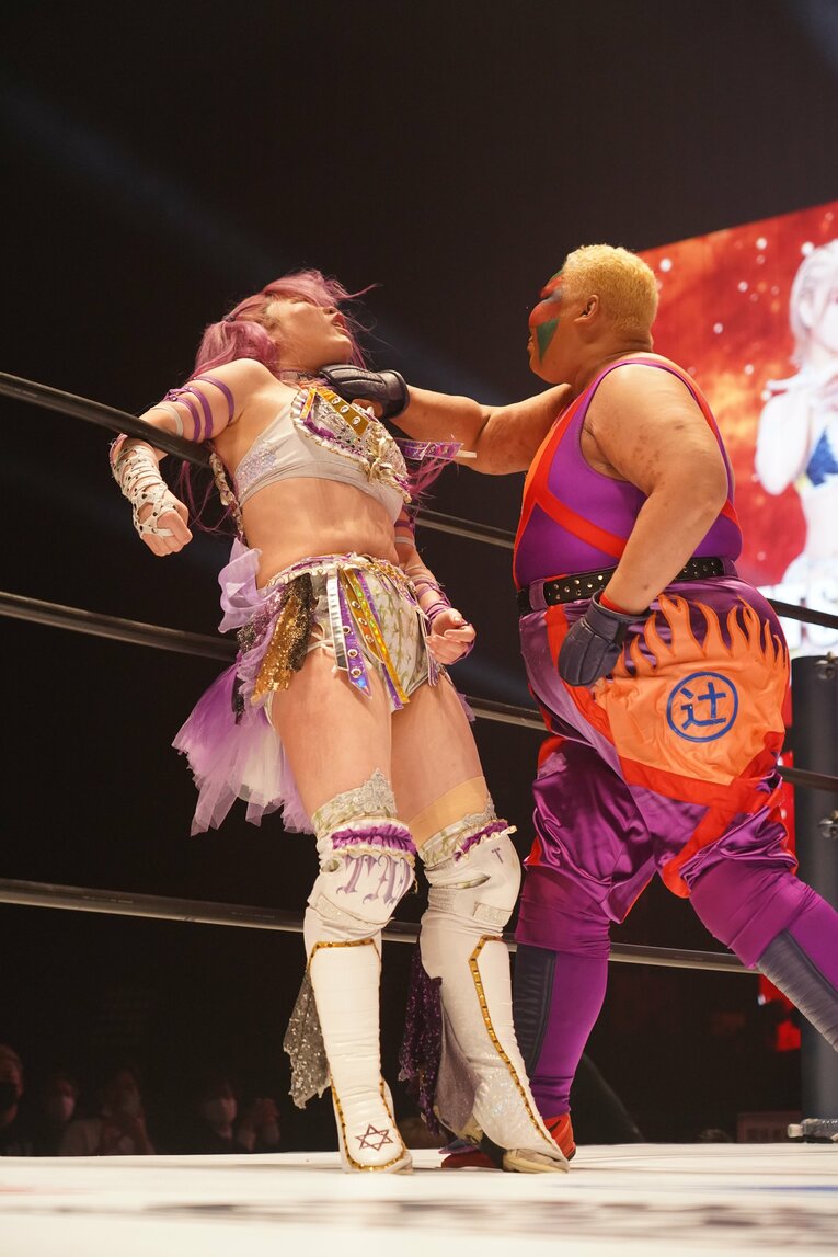 アジャの強さに「歴史」を感じたとたむ　©STARDOM