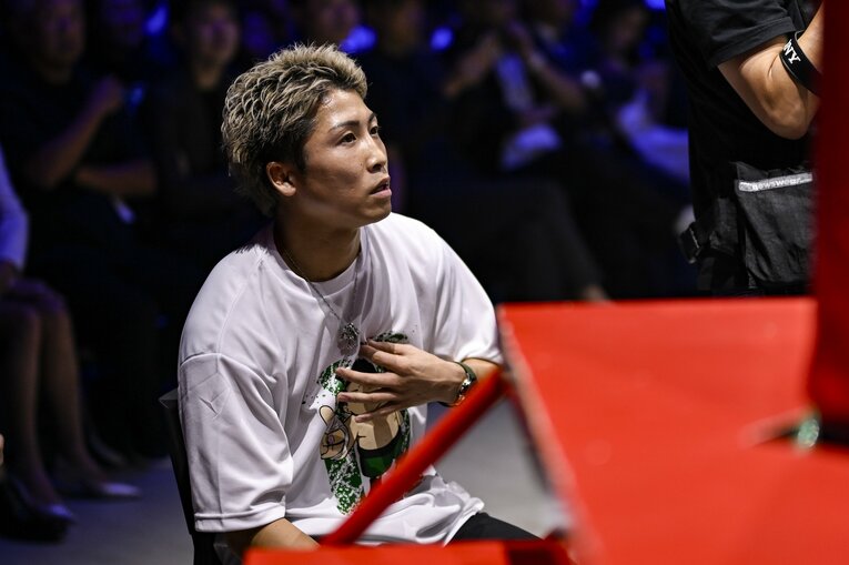 井上拓真のセコンドにつく井上尚弥　©︎Hiroaki Finito Yamaguchhi