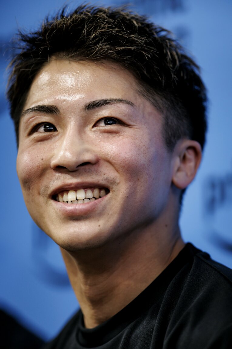 取材に応じる井上尚弥　©Kiichi Matsumoto