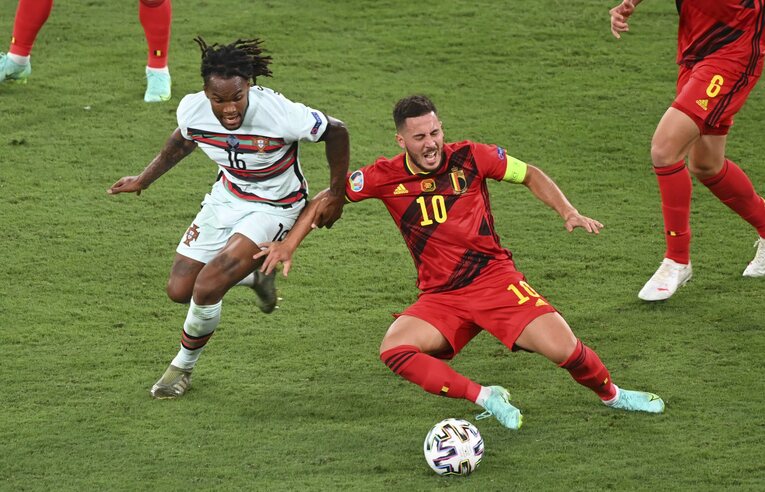 アザールとレナト・サンチェスのマッチアップ©Getty Images