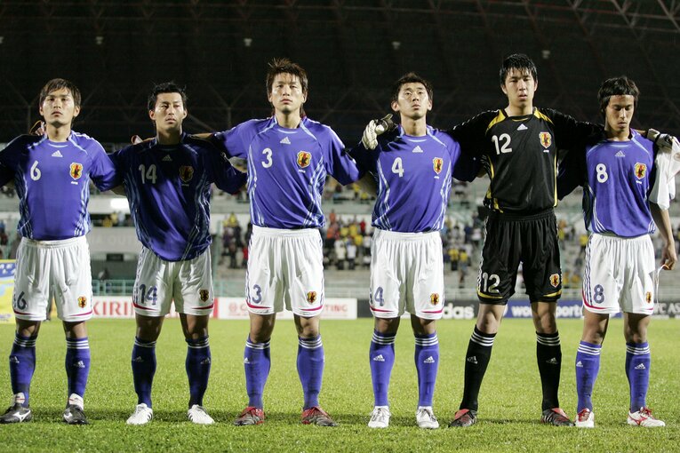 青山敏弘、家長昭博、青山直晃、水本裕貴、林彰洋、本田圭佑（2007年北京五輪予選）©︎Tamon Matsuzono