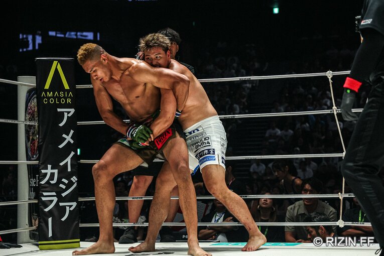 『RIZIN.54』エドポロキングvs.上田幹雄　©RIZIN FF