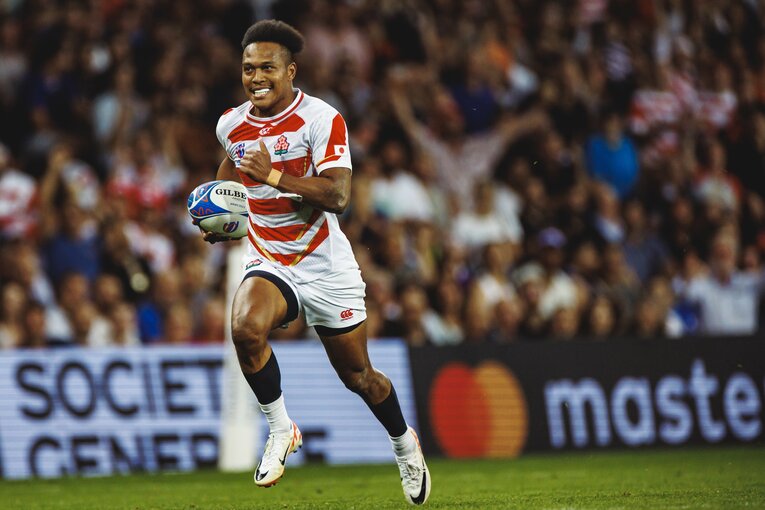 サモア戦ではボーナスポイントとなる4つ目のトライかと思われたが、直前のプレーでノックオンがあり認められず。2年半プレーしたフランスでも人気選手である松島がスコアすれば会場も盛り上がるはずだ ©︎Kiichi Matsumoto