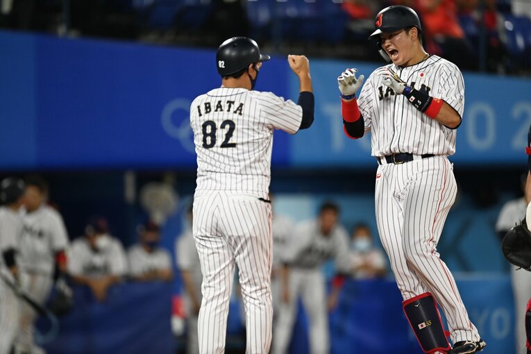 東京五輪決勝でのホームラン　©Naoya Sanuki/JMPA