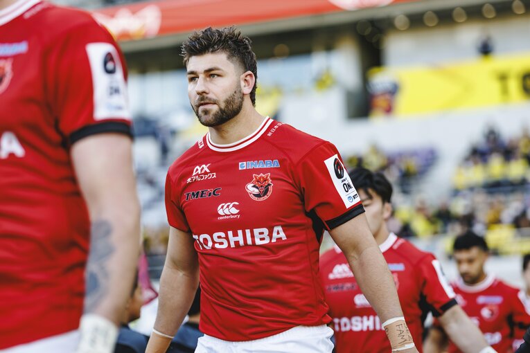 LO ジェイコブ・ピアス／東芝ブレイブルーパス東京「守備の文化が根付く“東芝”で光る活躍。ともに日本と縁あるワーナー・ディアンズとの2mコンビは頼りになる」©︎JRLO